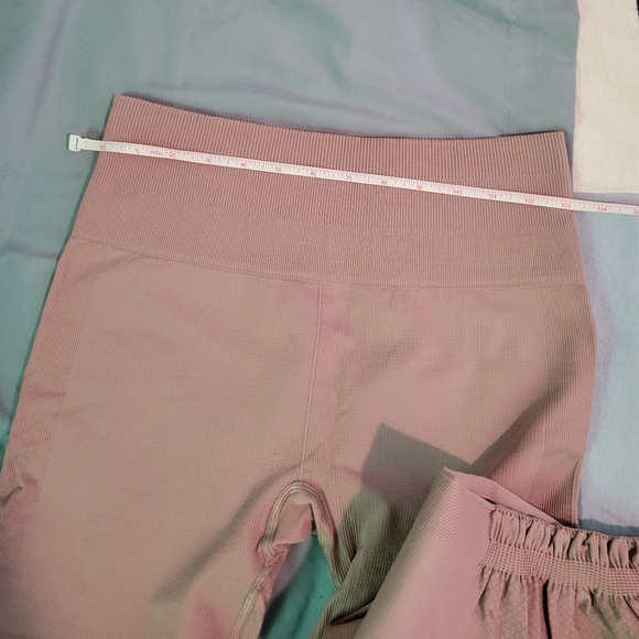 Lululemon Awakening Crop - Picture 6 of 7